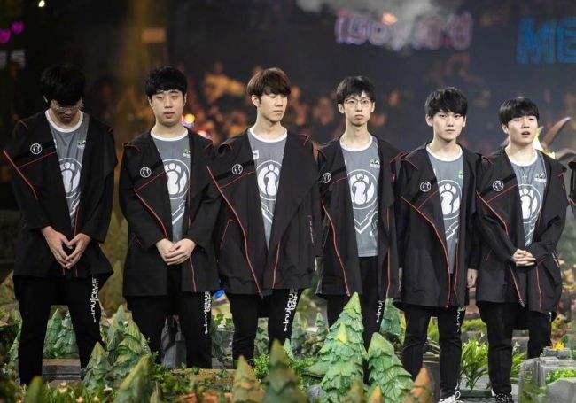 也是对观众 也是对观众